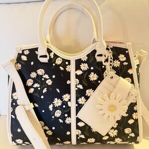 NWT BETSEY JOHNSON XOLINDIE TOTE CROSSBODY BAG BLACK DAISY W CARD CASE WRISTLET